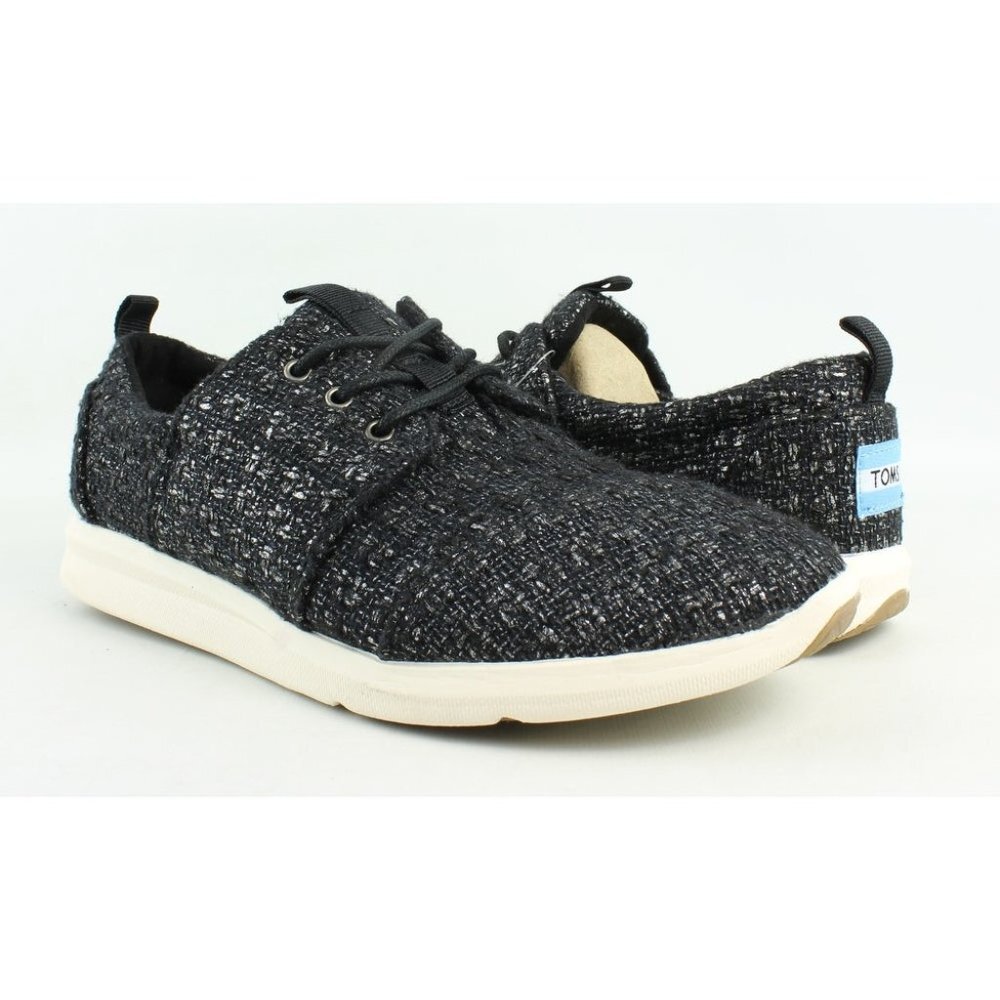 NWOT TOMS Del Rey Black Sneaker